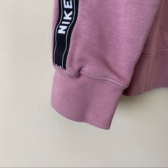 NIKE-CREW Logo Tape Pullover Sweatshirt - Picture 8 of 11